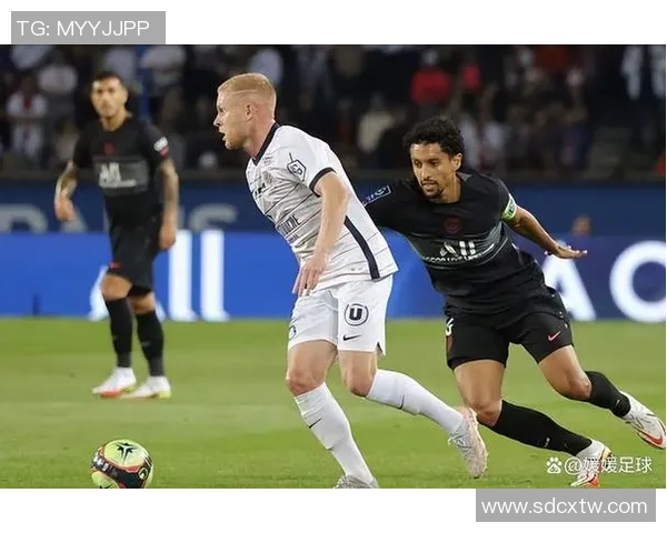 沙尔克04完胜门兴格拉德巴赫，取得关键胜利