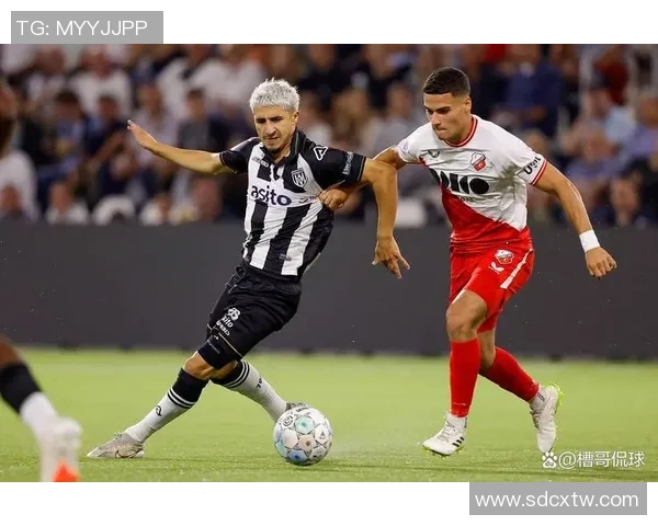 乌德勒与阿贾克斯激战正酣谁能在这场对决中笑到最后