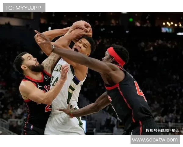 猛龙克星雄鹿再胜,西亚卡姆发挥神勇 猛龙克星雄鹿再胜,西亚卡姆发挥神勇