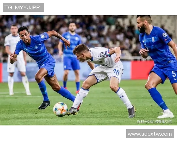 河床与小保加的较量谁能在足球场上笑到最后