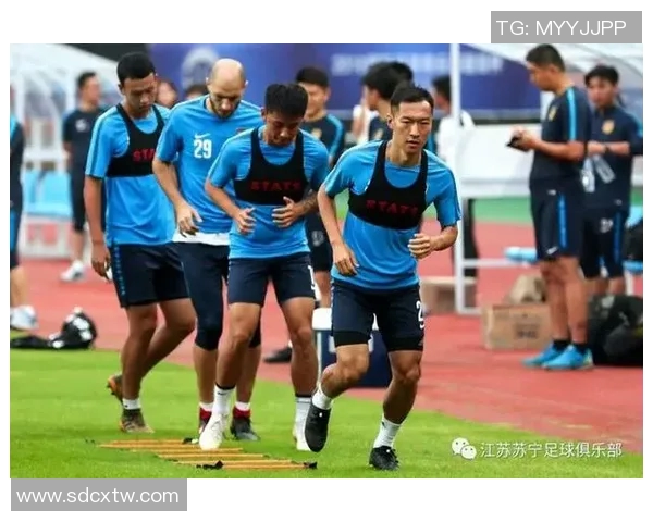 江苏苏宁挑战英超劲旅展现中国足球新风貌与实力对决