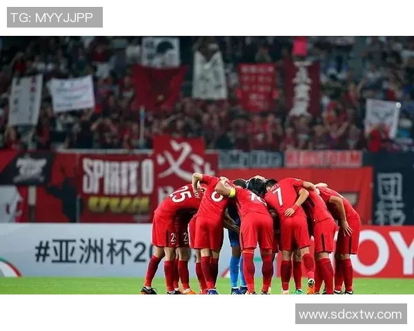 恒大与上港激战加时赛争夺冠军荣耀的巅峰对决