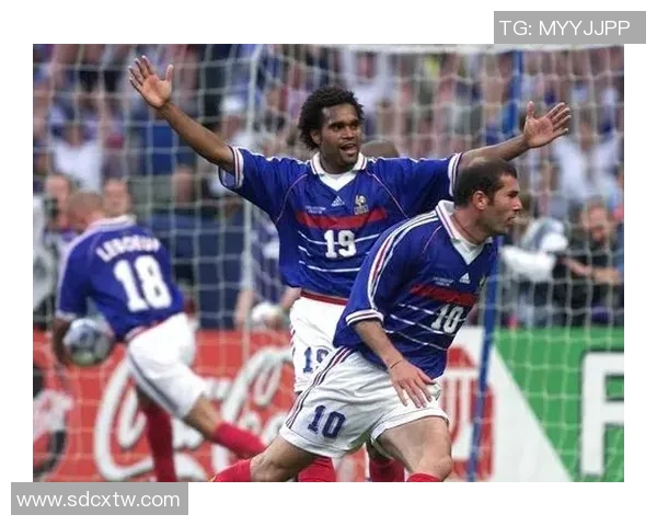 麦卡利斯特的传奇旅程与足球生涯的辉煌成就分析