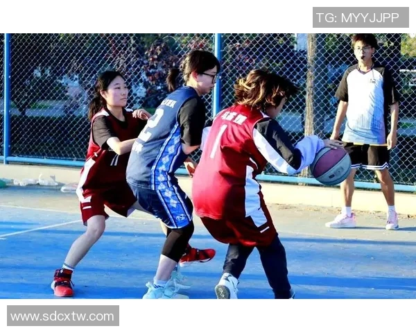 沈阳女篮与河南女篮激战正酣谁能在赛场上笑到最后